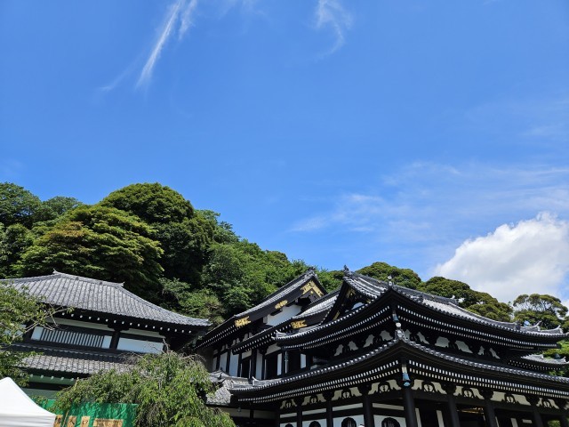 長谷寺と青空