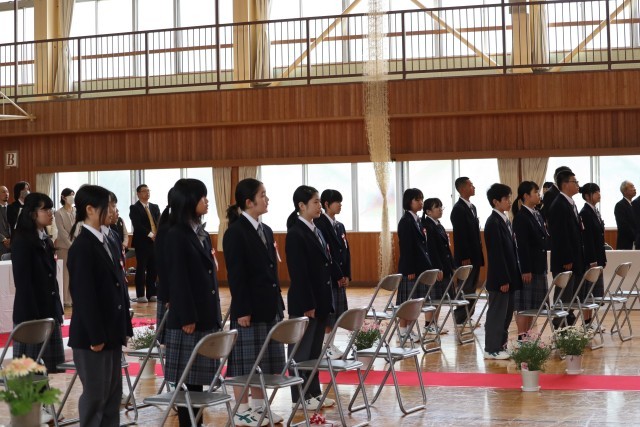校歌合唱　１年生